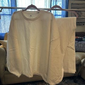 Adidas Studio Lounge Wide Leg Fleece  Sweat Shirt Pants Set 2 Pc Sz Large EUC